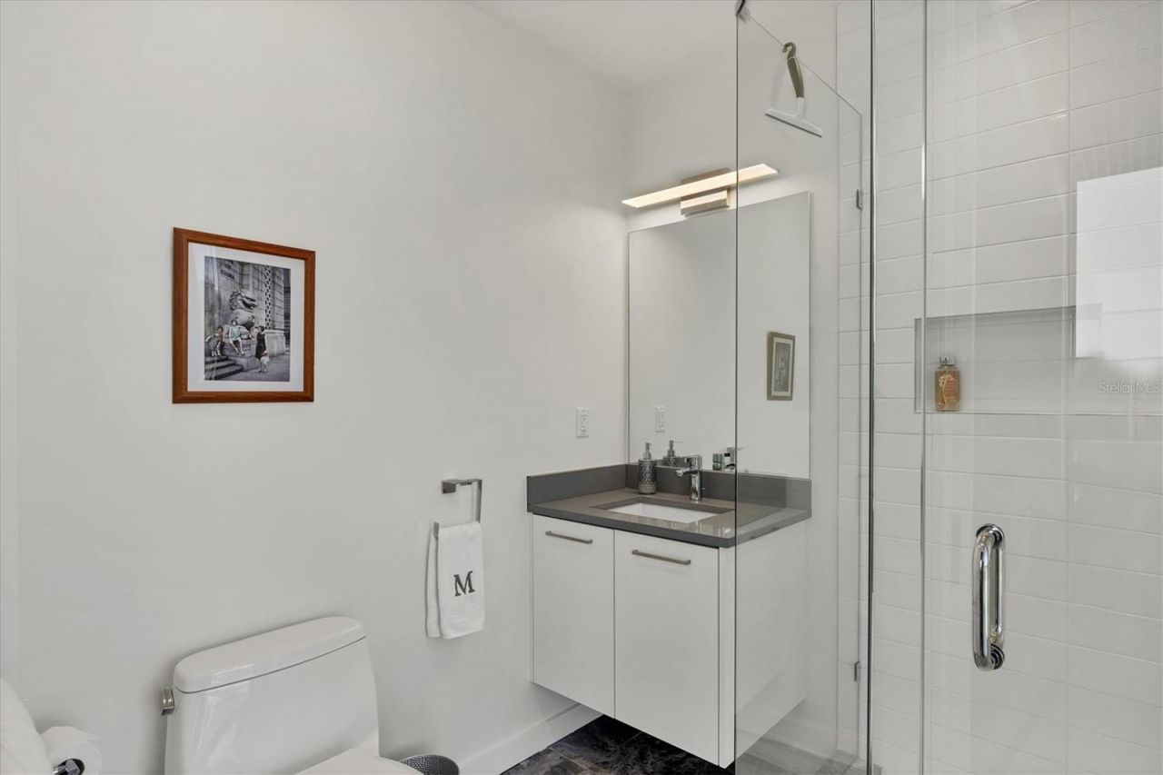 300 S Pineapple Avenue, Unit 302, Sarasota, FL 34236 Photo