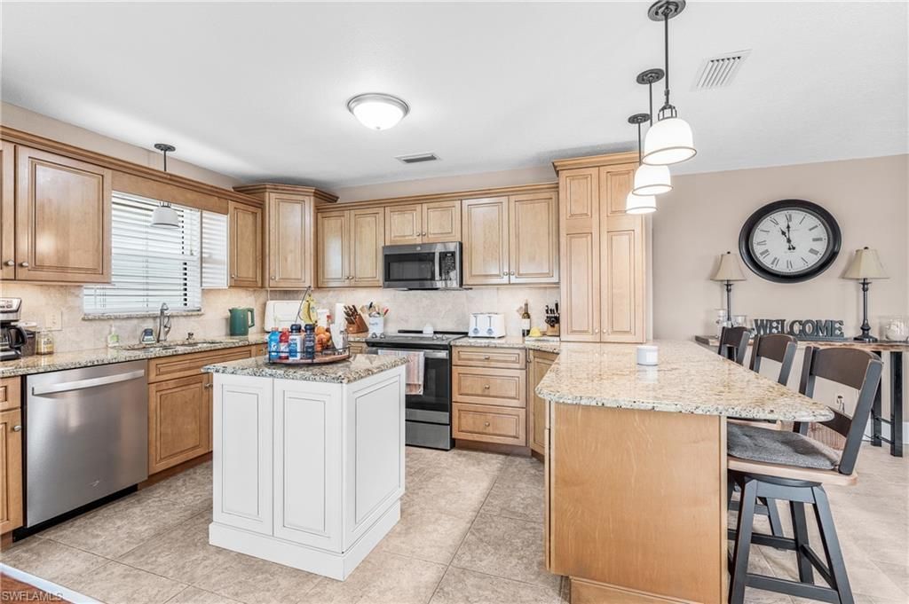 140 Curlew St, Fort Myers Beach, FL 33931 Photo