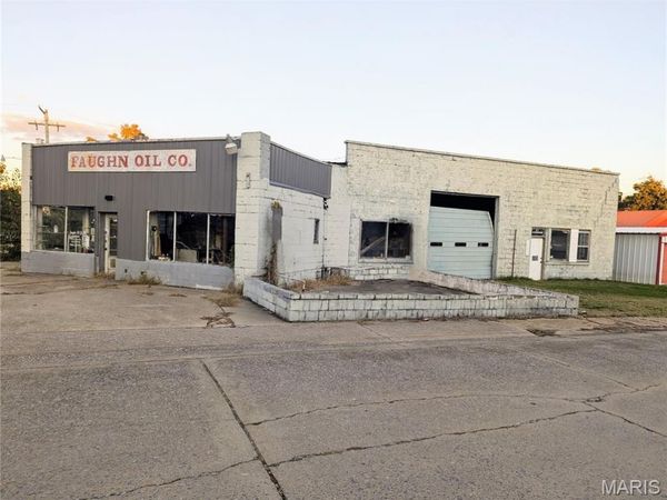 105 E Grand Avenue, Campbell, MO 63933