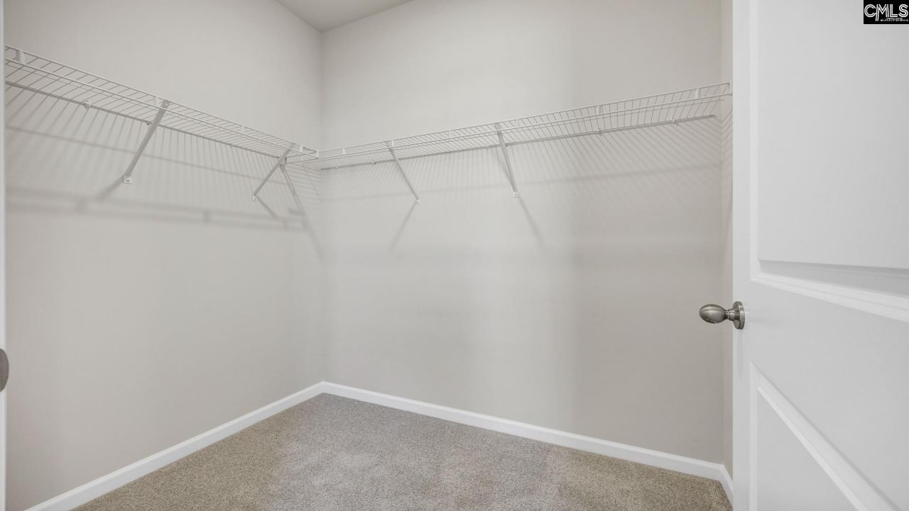 484 Leathertree Lane Photo 19