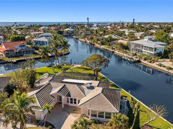 985 Oyster CT, SANIBEL, FL 33957