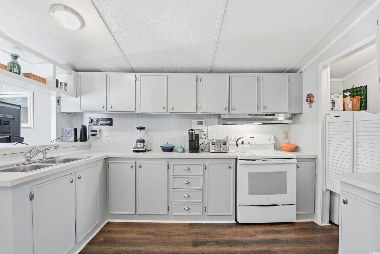 1017 Foxfire Dr. Photo 6