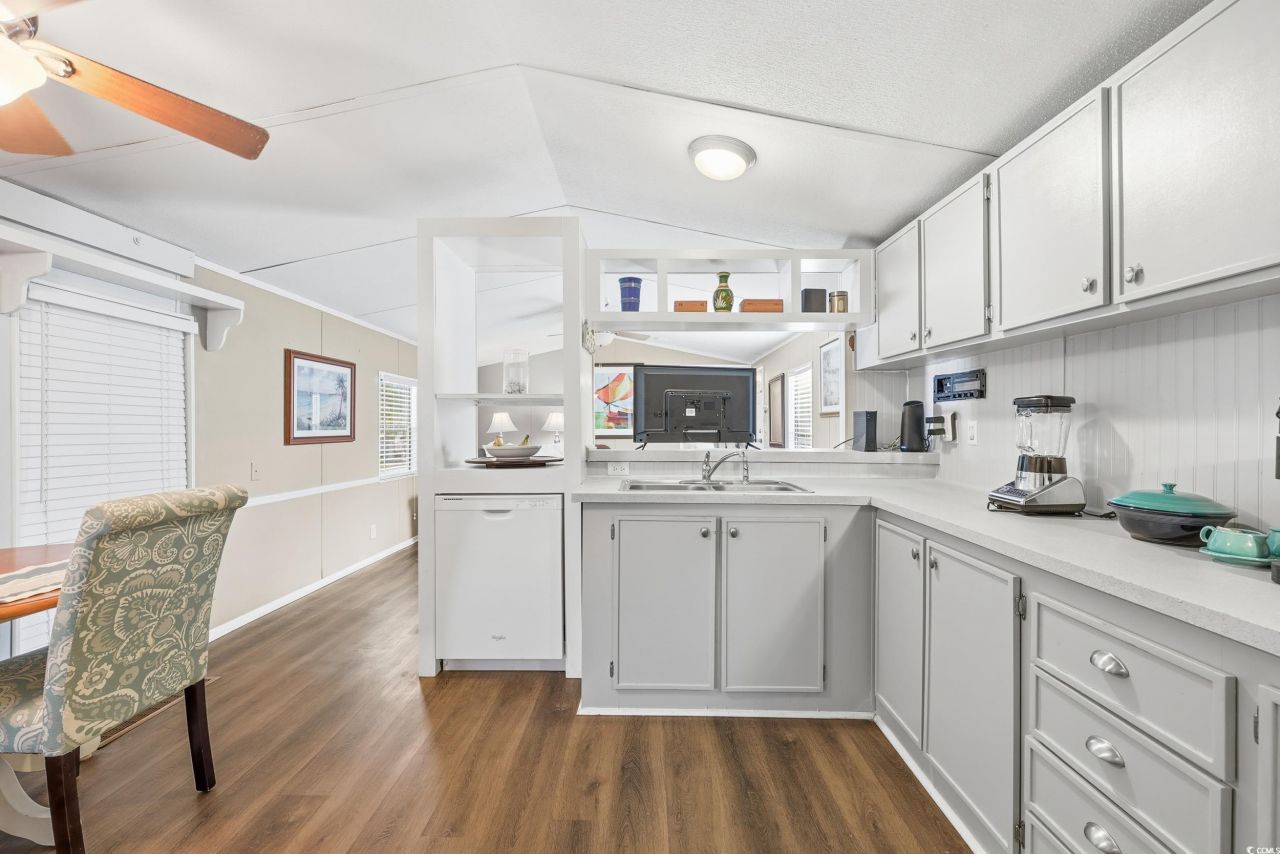 1017 Foxfire Dr. Photo 8