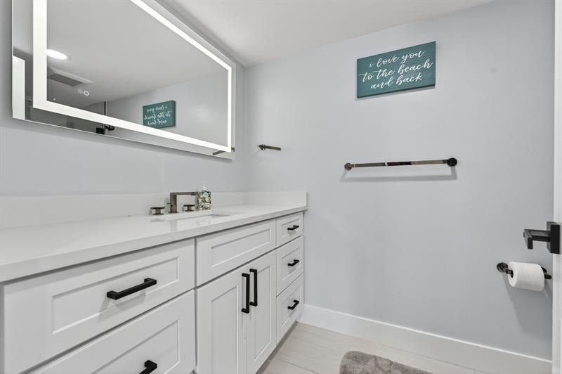 3900 Galt Ocean Drive, Unit 817, Fort Lauderdale, FL 33308 Photo