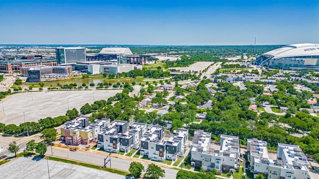 1215 E Beaconsfield Lane, Unit 706, Arlington, TX 76011 Main Photo