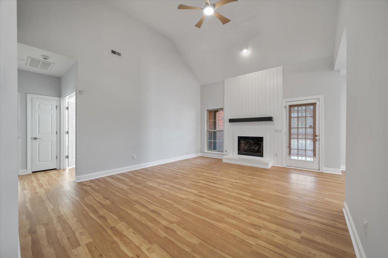 103 Innisbrook Bend Photo 11