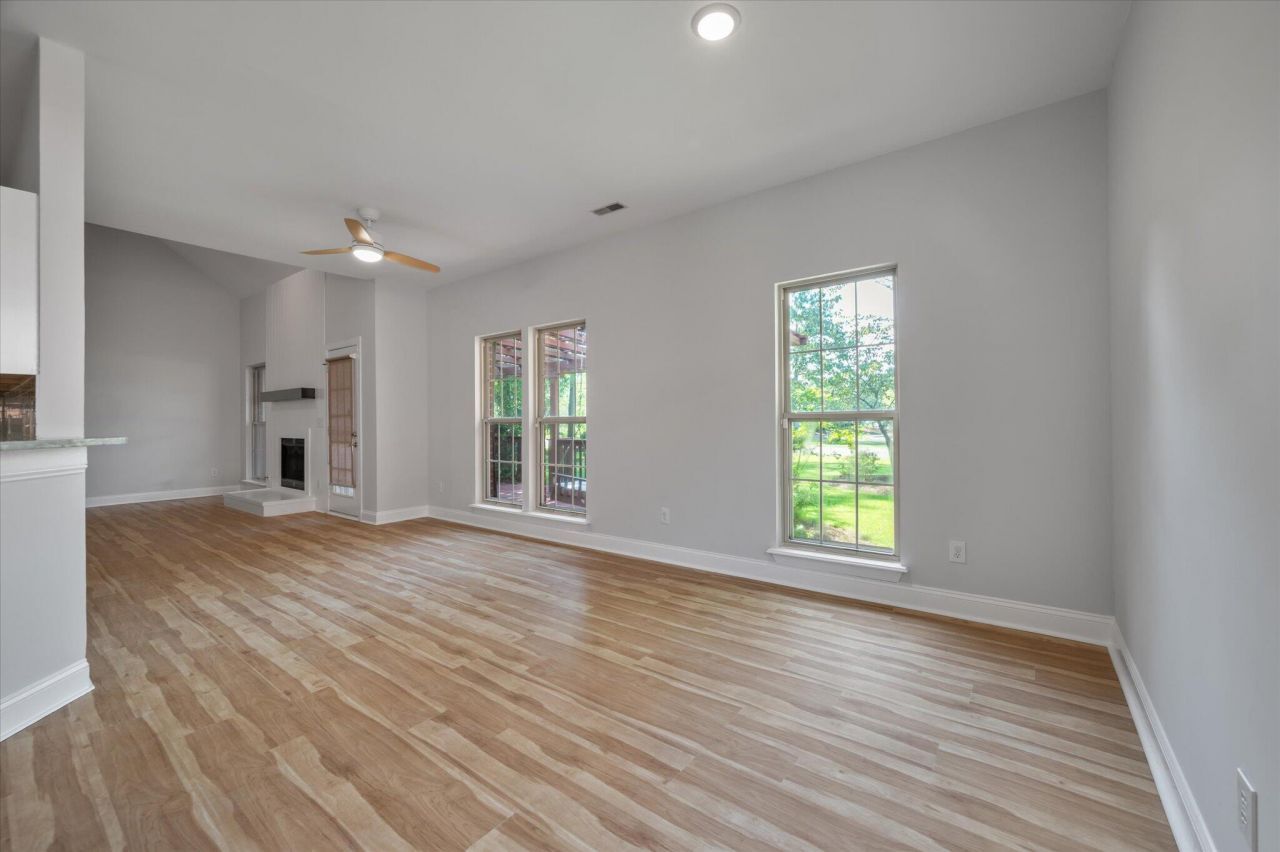 103 Innisbrook Bend Photo 14