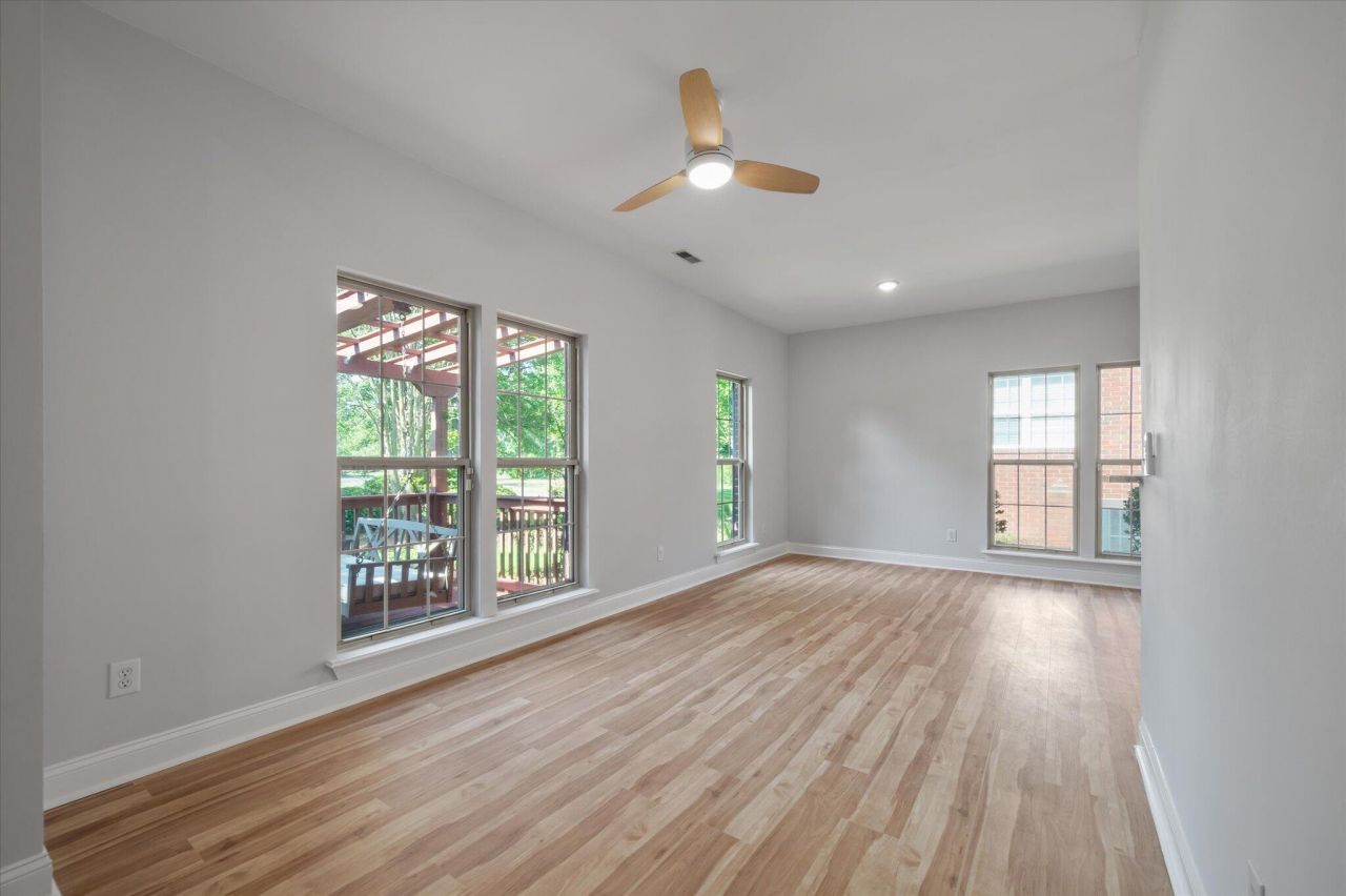 103 Innisbrook Bend Photo 15