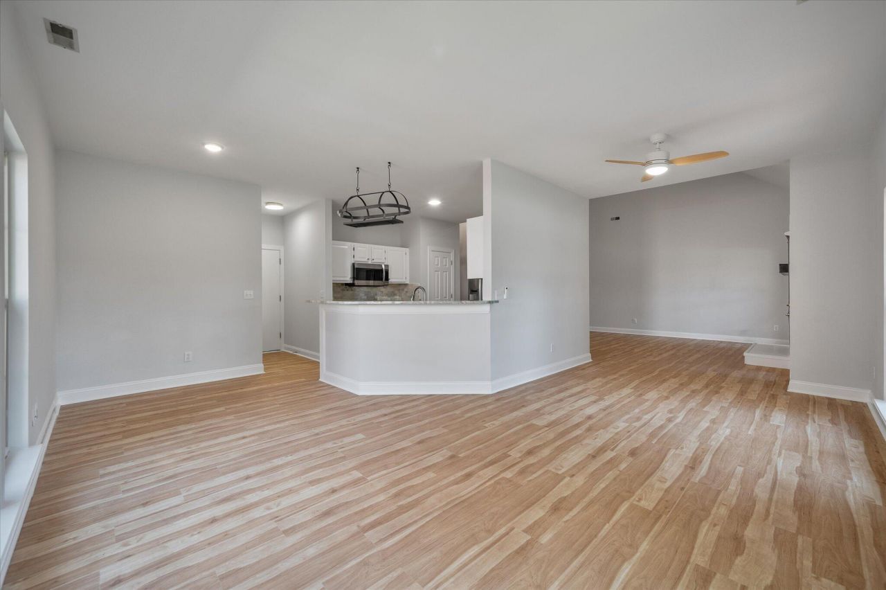 103 Innisbrook Bend Photo 16