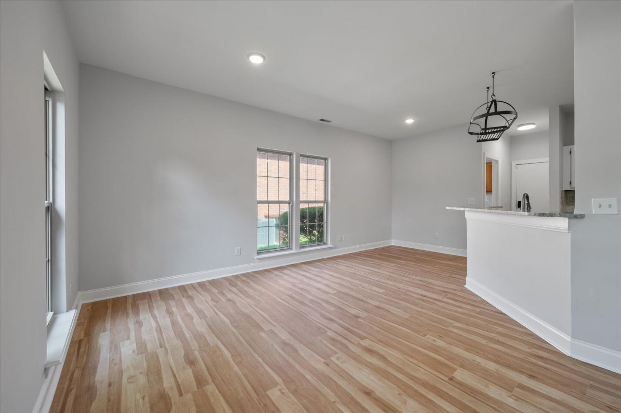 103 Innisbrook Bend Photo 17