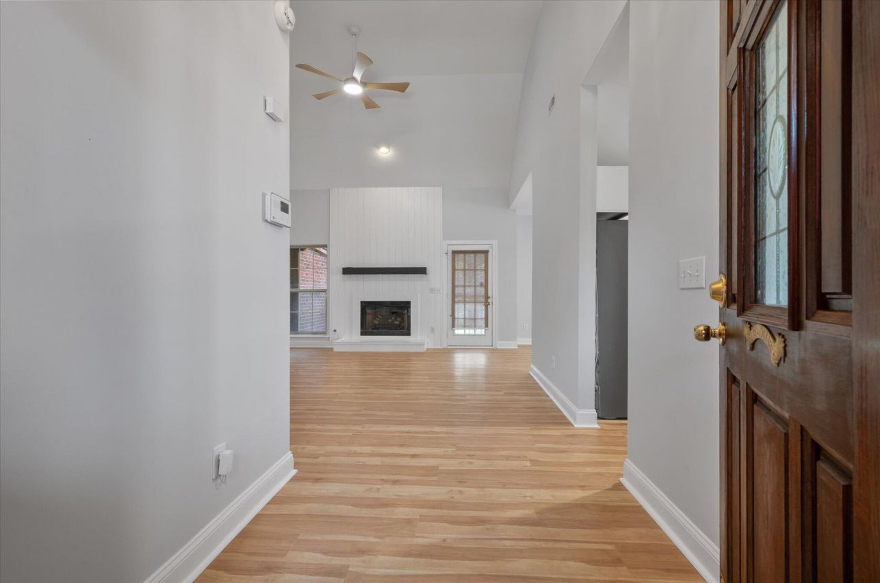 103 Innisbrook Bend Photo 8