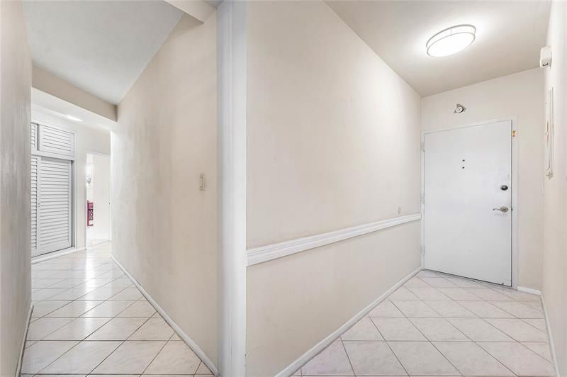 1920 S Ocean Drive, Unit 306, Fort Lauderdale, FL 33316 Photo