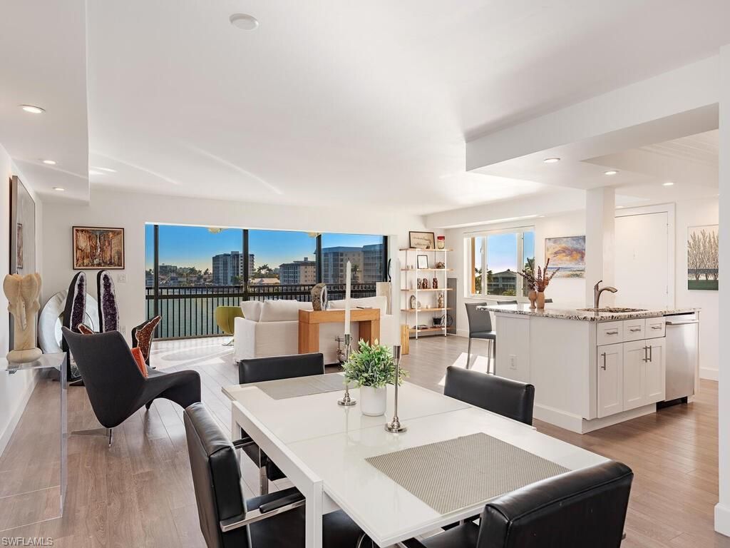 222 Harbour Dr, Unit 503, Naples, FL 34103 Photo