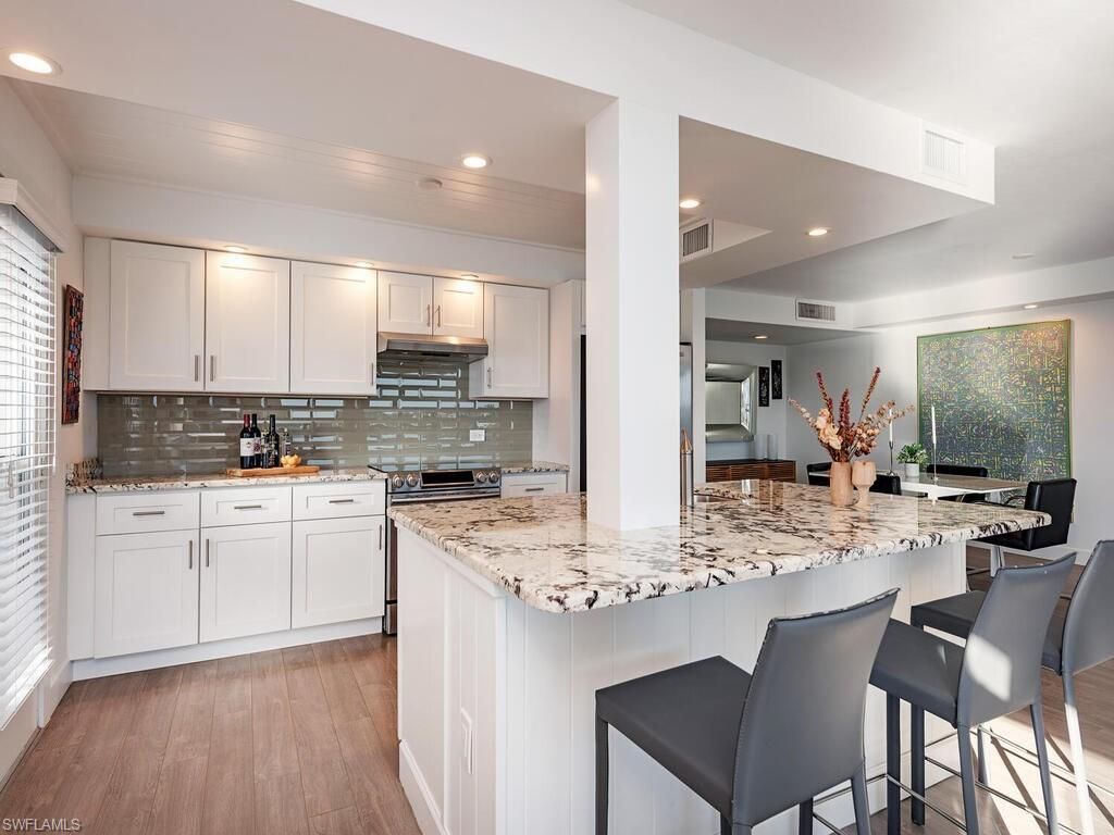 222 Harbour Dr, Unit 503, Naples, FL 34103 Photo