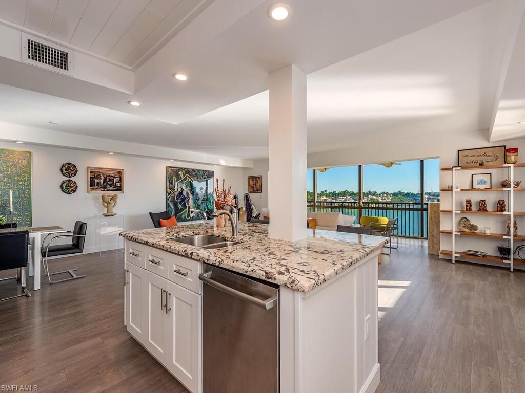 222 Harbour Dr, Unit 503, Naples, FL 34103 Photo