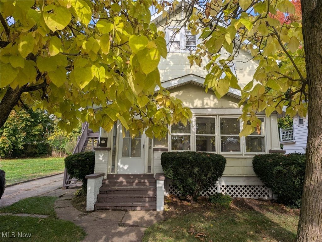 526 Wooster Road N, Barberton, OH 44203 Main Photo