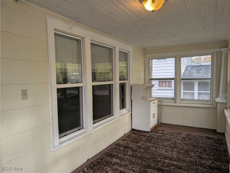 526 Wooster Road N, Barberton, OH 44203 Photo 2