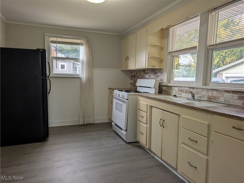 526 Wooster Road N, Barberton, OH 44203 Photo 8