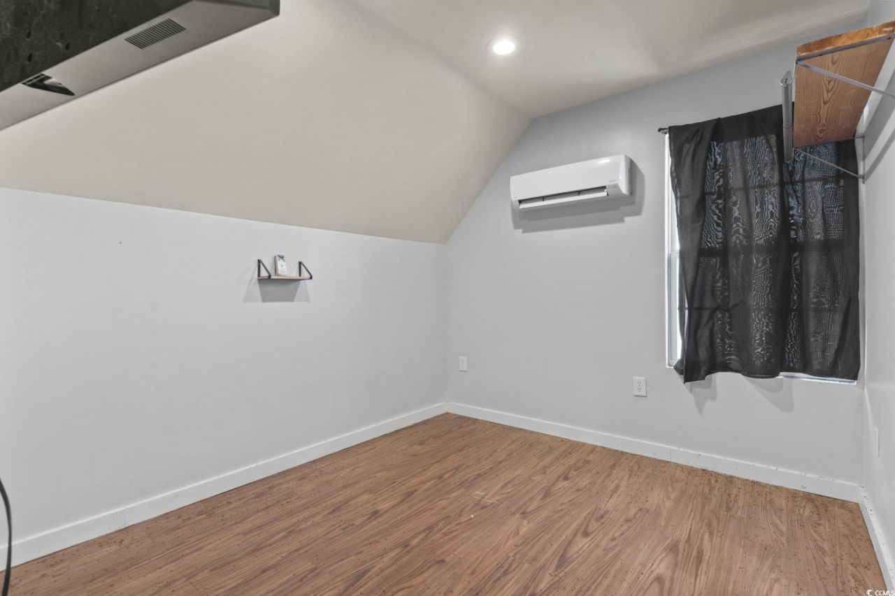 2021 Walter Rd. Photo 28