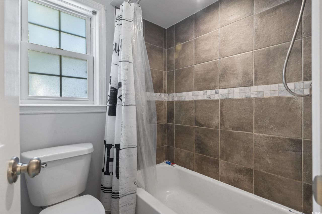 2021 Walter Rd. Photo 9