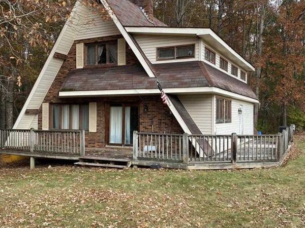 652 Pine Grove Rd, Lerona, WV 25971