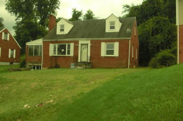 2644 Springhill Dr Nw, Roanoke, VA 24017 Main Photo