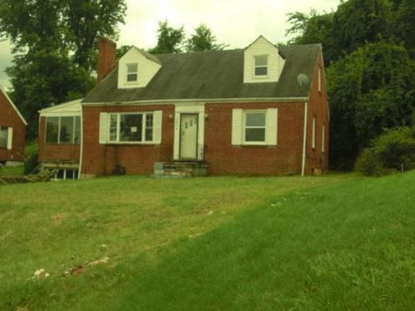 2644 Springhill DR NW, Roanoke, VA 24017