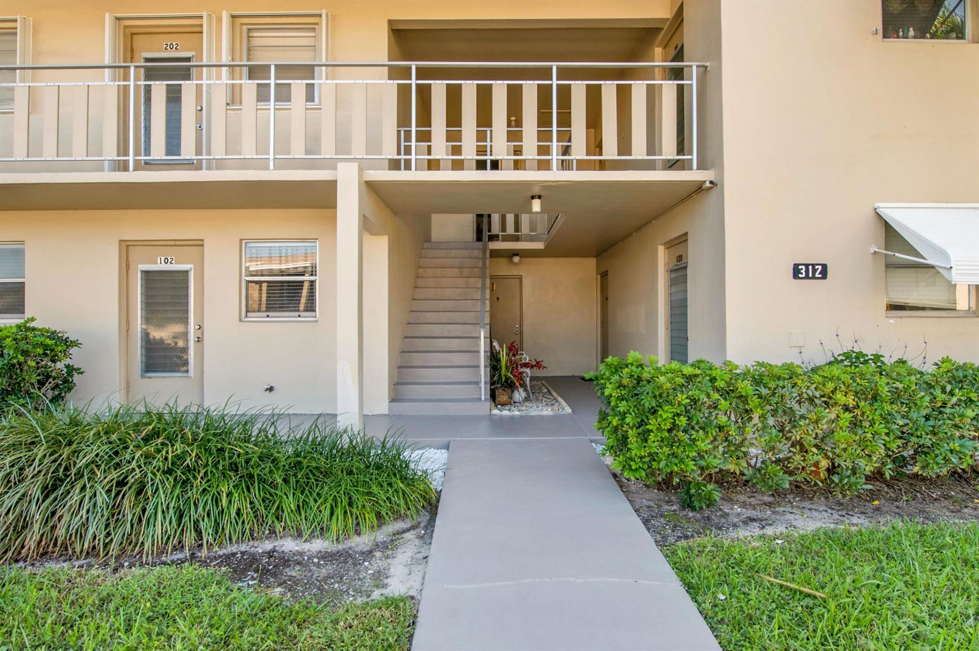 312 NE 17th Avenue, Unit 202, Boynton Beach, FL 33435 Photo