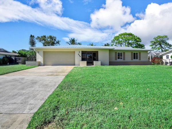 409 SE Gasparilla Avenue, Port St. Lucie, FL 34983
