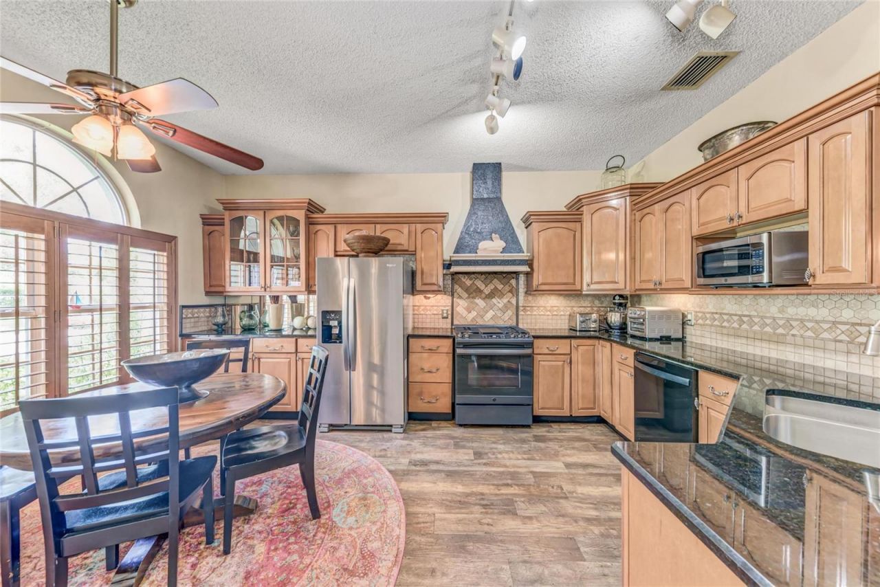 920 Springwood Circle, Bradenton, FL 34212 Photo