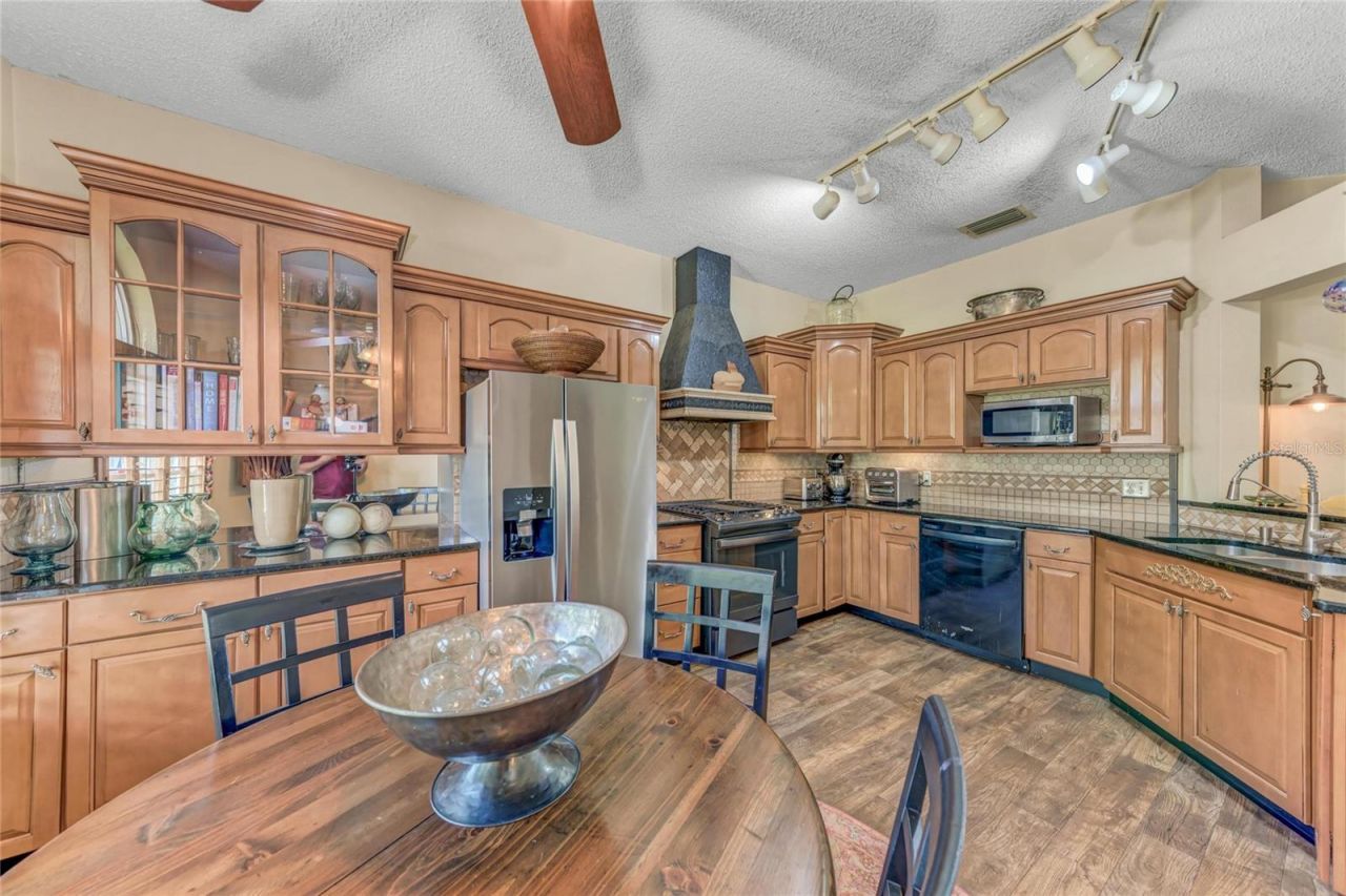 920 Springwood Circle, Bradenton, FL 34212 Photo