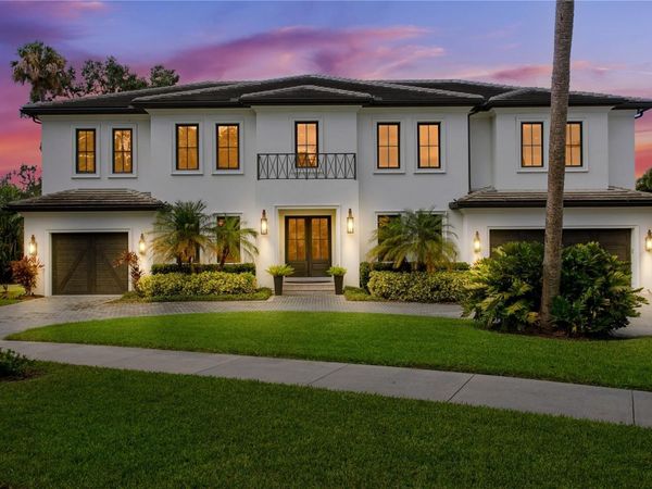 4511 W SWANN AVENUE, TAMPA, FL 33609