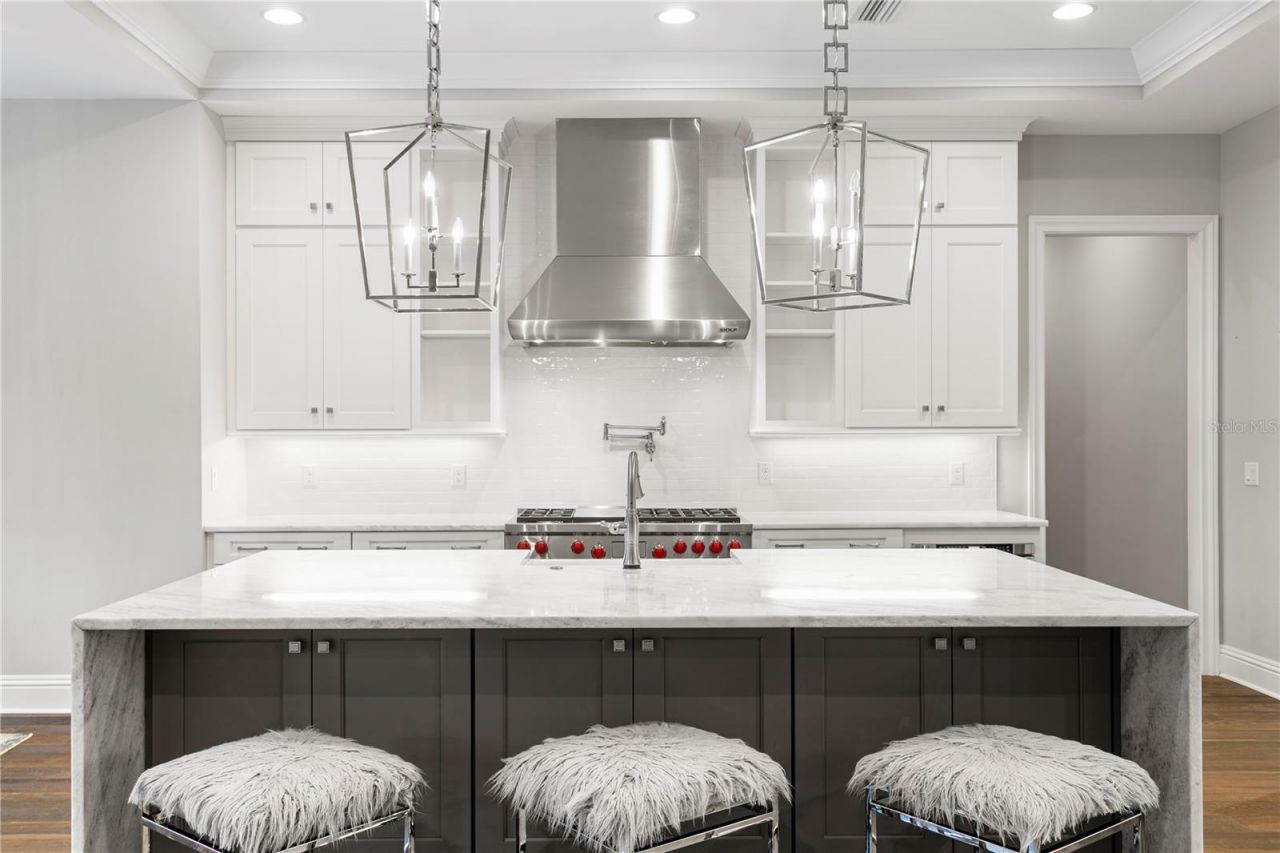 4511 W Swann Avenue, Tampa, FL 33609 Photo