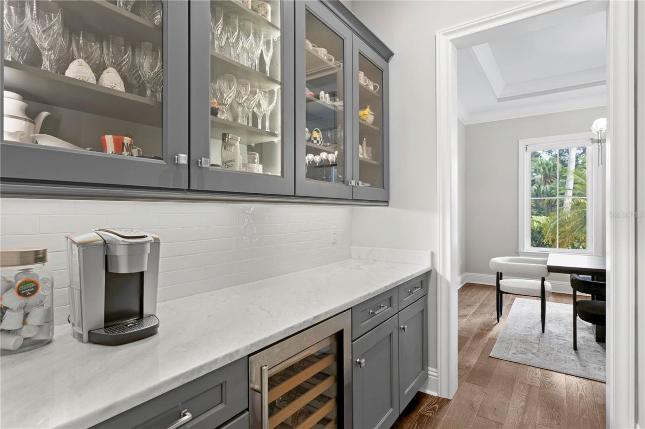 4511 W Swann Avenue, Tampa, FL 33609 Photo