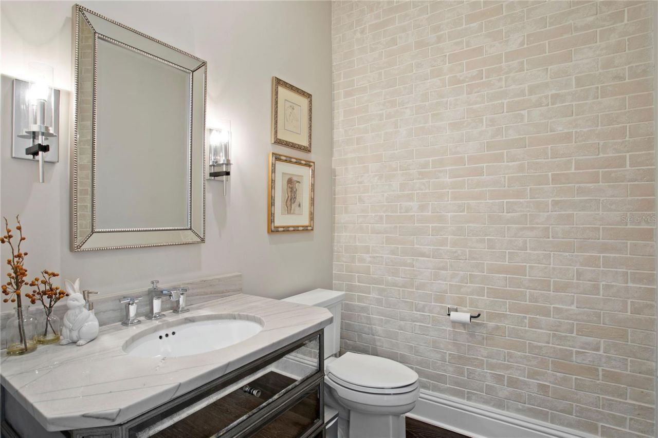 4511 W Swann Avenue, Tampa, FL 33609 Photo