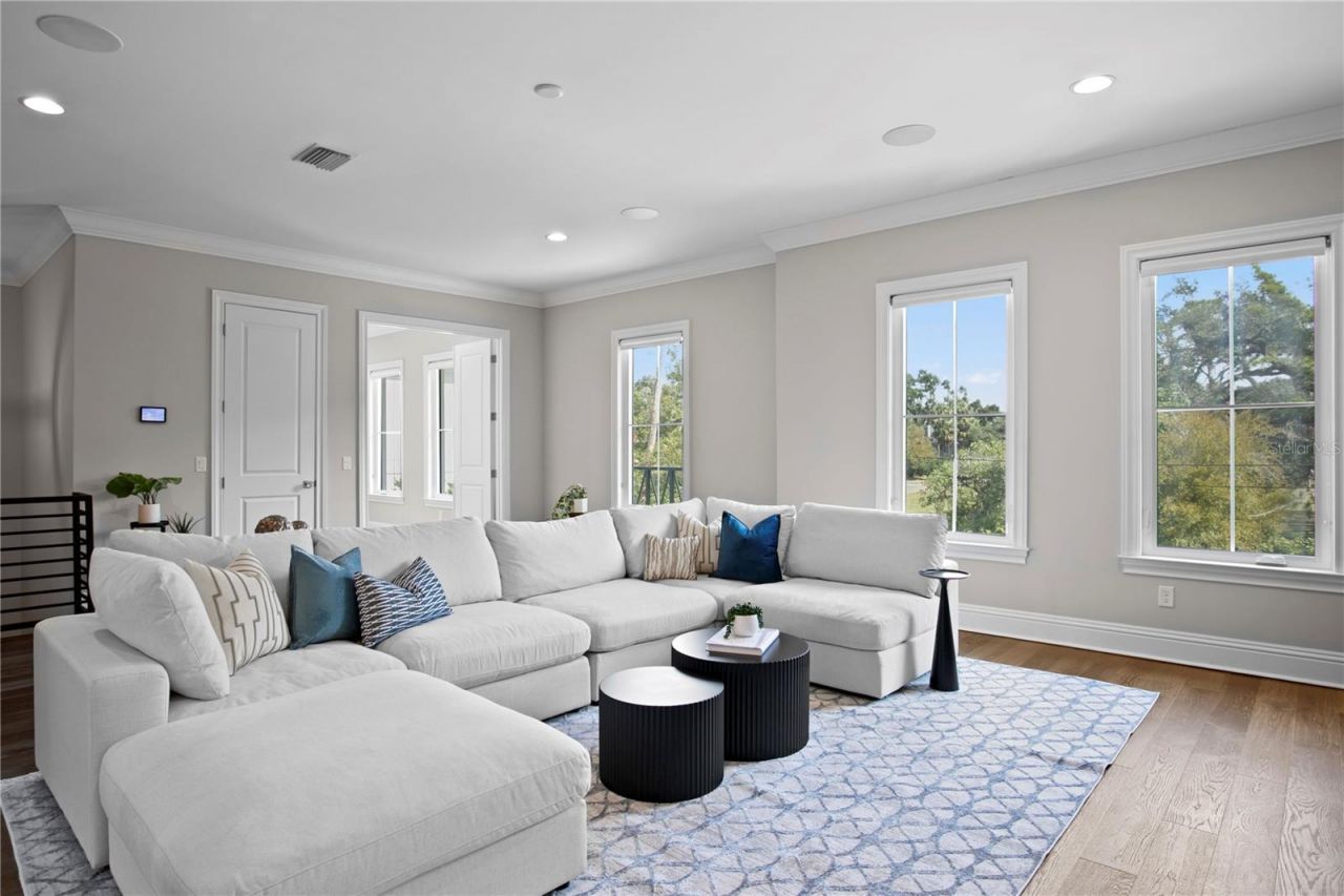 4511 W Swann Avenue, Tampa, FL 33609 Photo