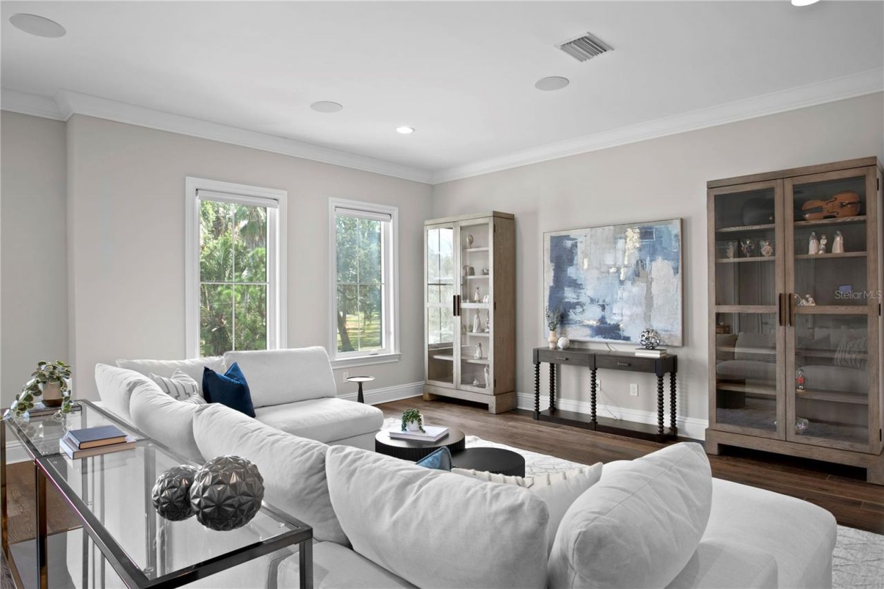 4511 W Swann Avenue, Tampa, FL 33609 Photo