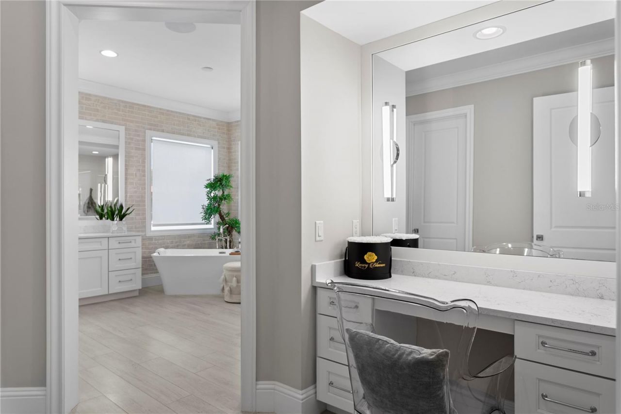 4511 W Swann Avenue, Tampa, FL 33609 Photo