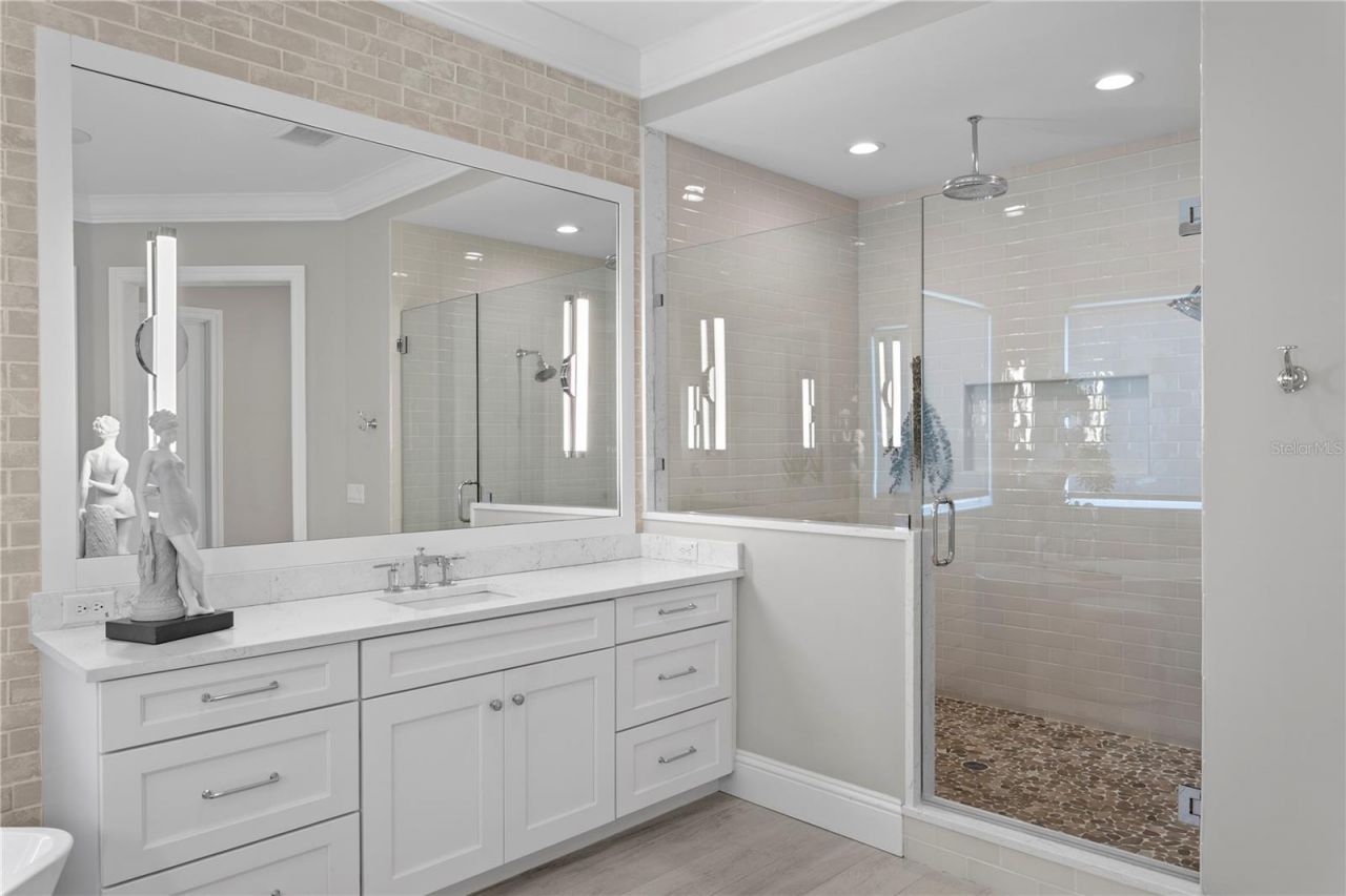 4511 W Swann Avenue, Tampa, FL 33609 Photo