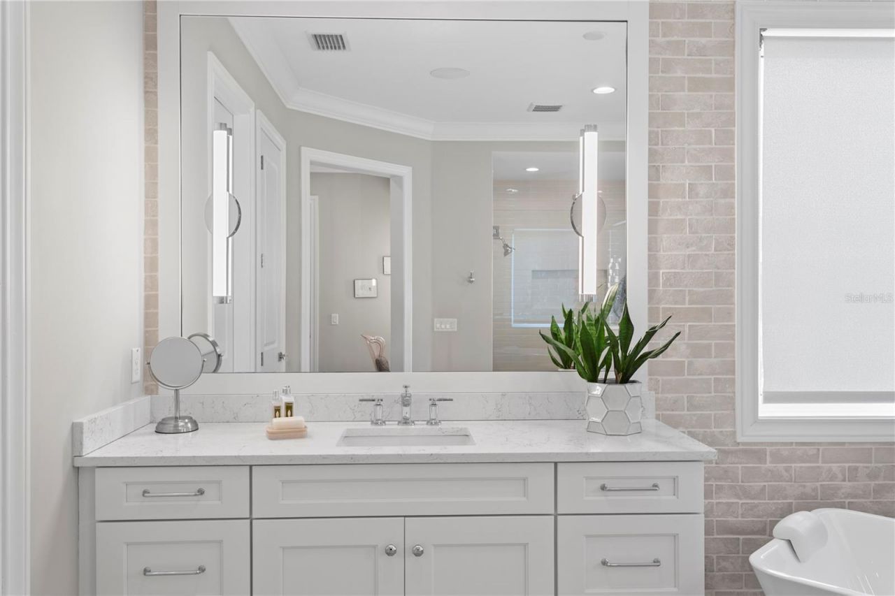 4511 W Swann Avenue, Tampa, FL 33609 Photo