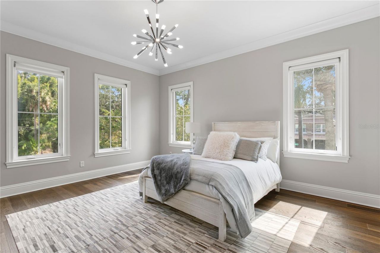 4511 W Swann Avenue, Tampa, FL 33609 Photo