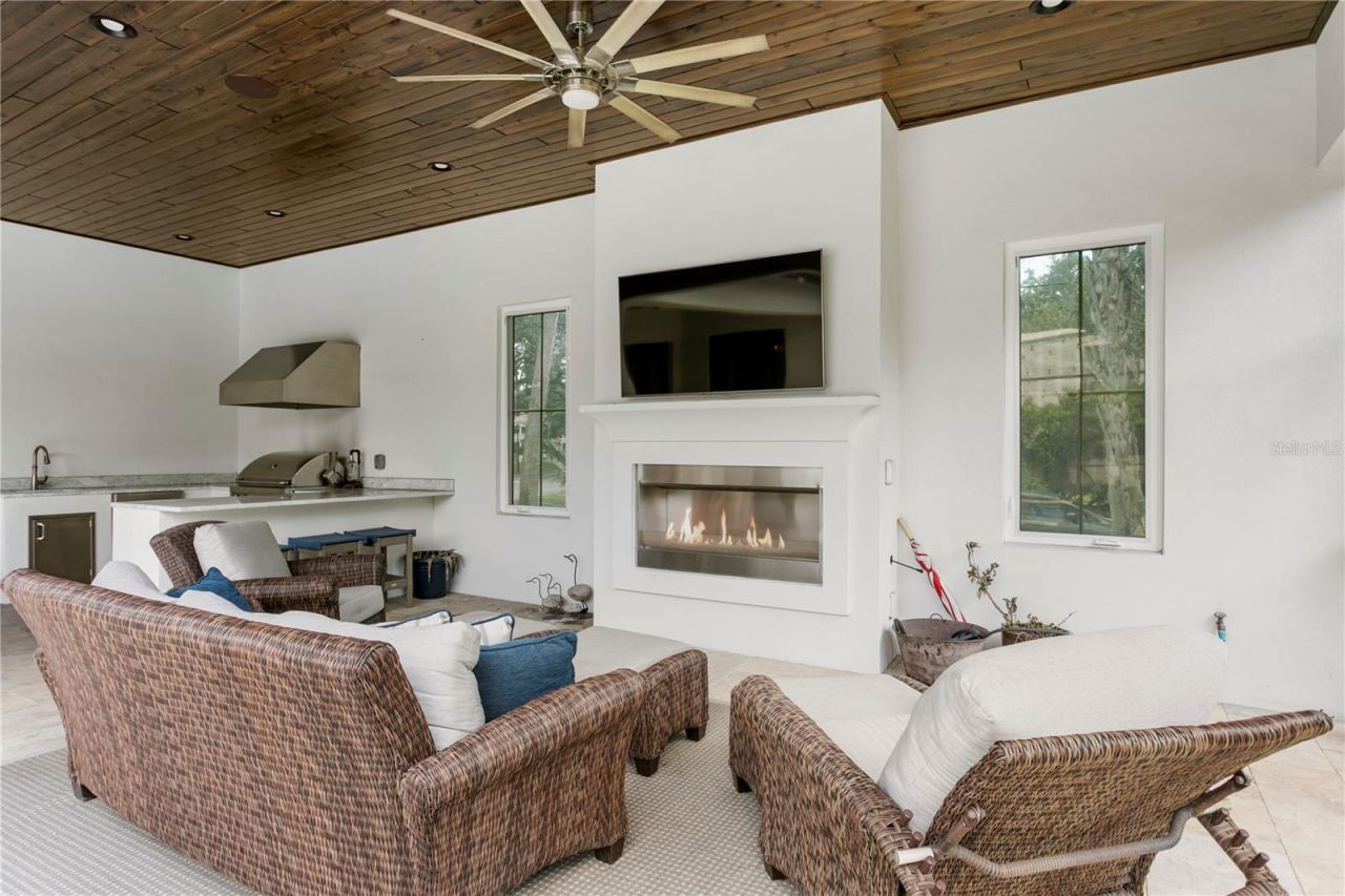 4511 W Swann Avenue, Tampa, FL 33609 Photo