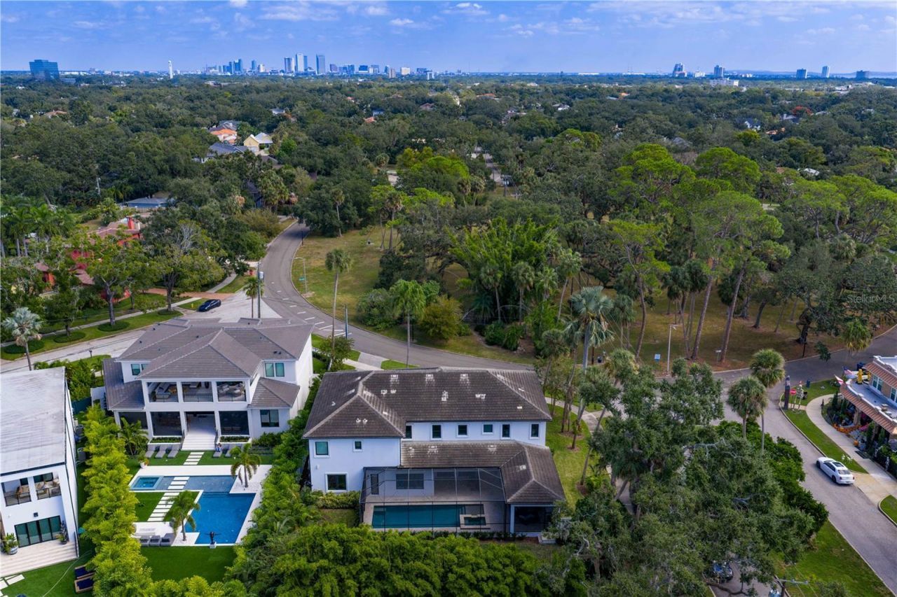 4511 W Swann Avenue, Tampa, FL 33609 Photo