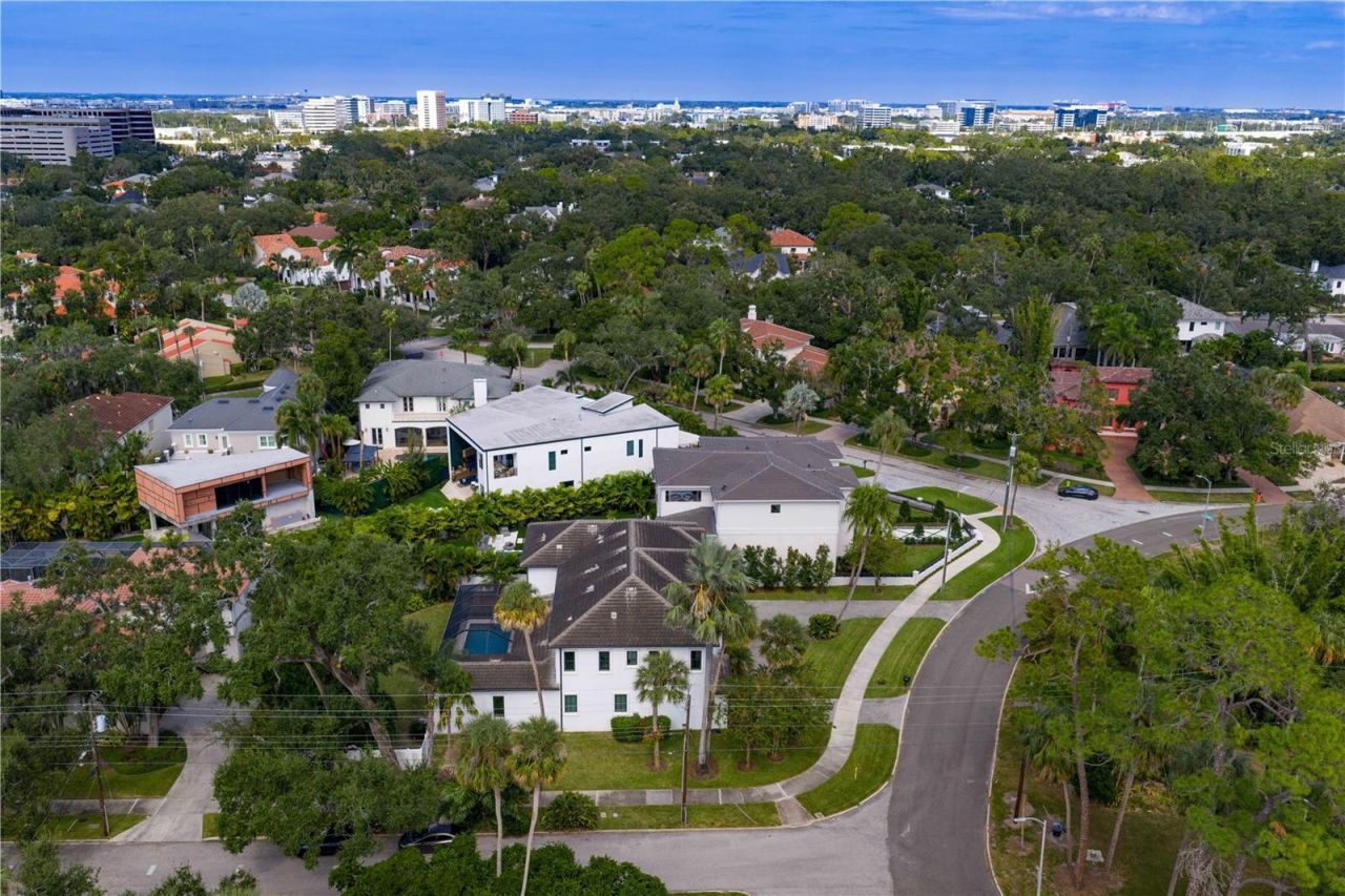 4511 W Swann Avenue, Tampa, FL 33609 Photo