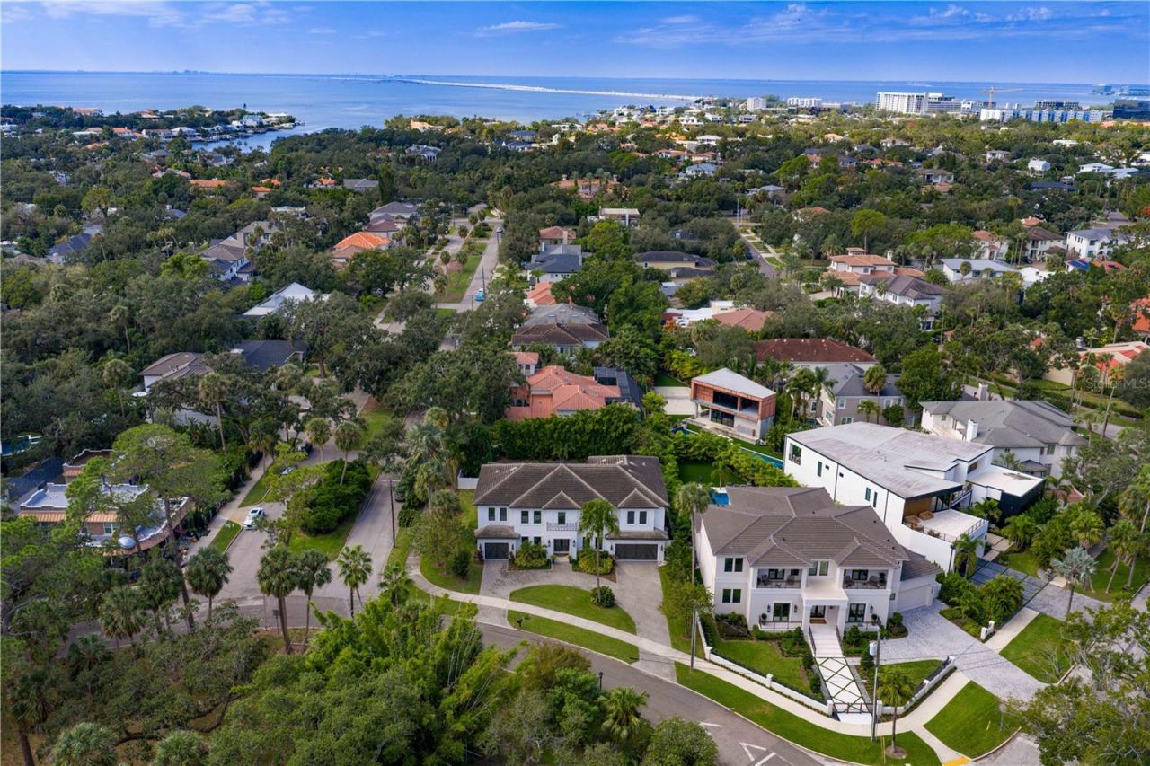 4511 W Swann Avenue, Tampa, FL 33609 Photo