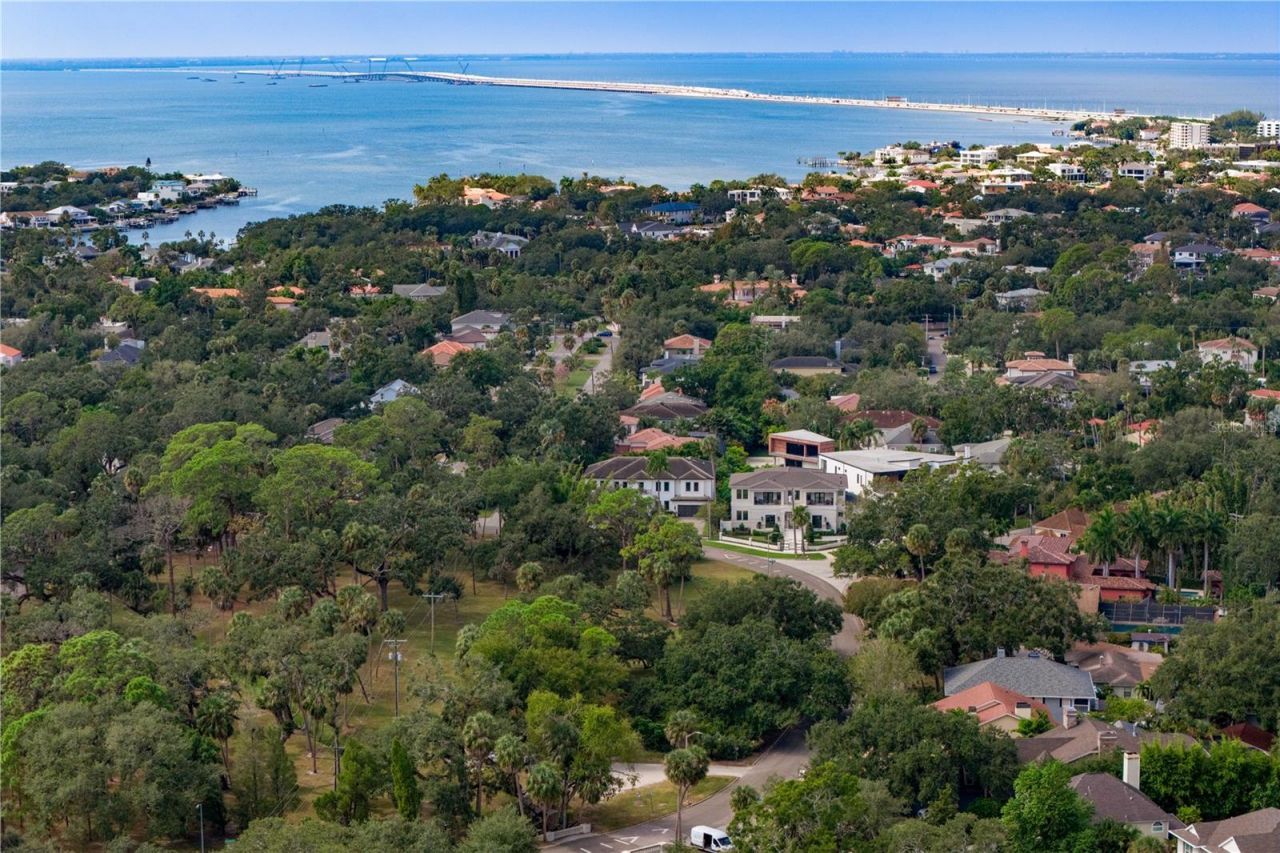 4511 W Swann Avenue, Tampa, FL 33609 Photo