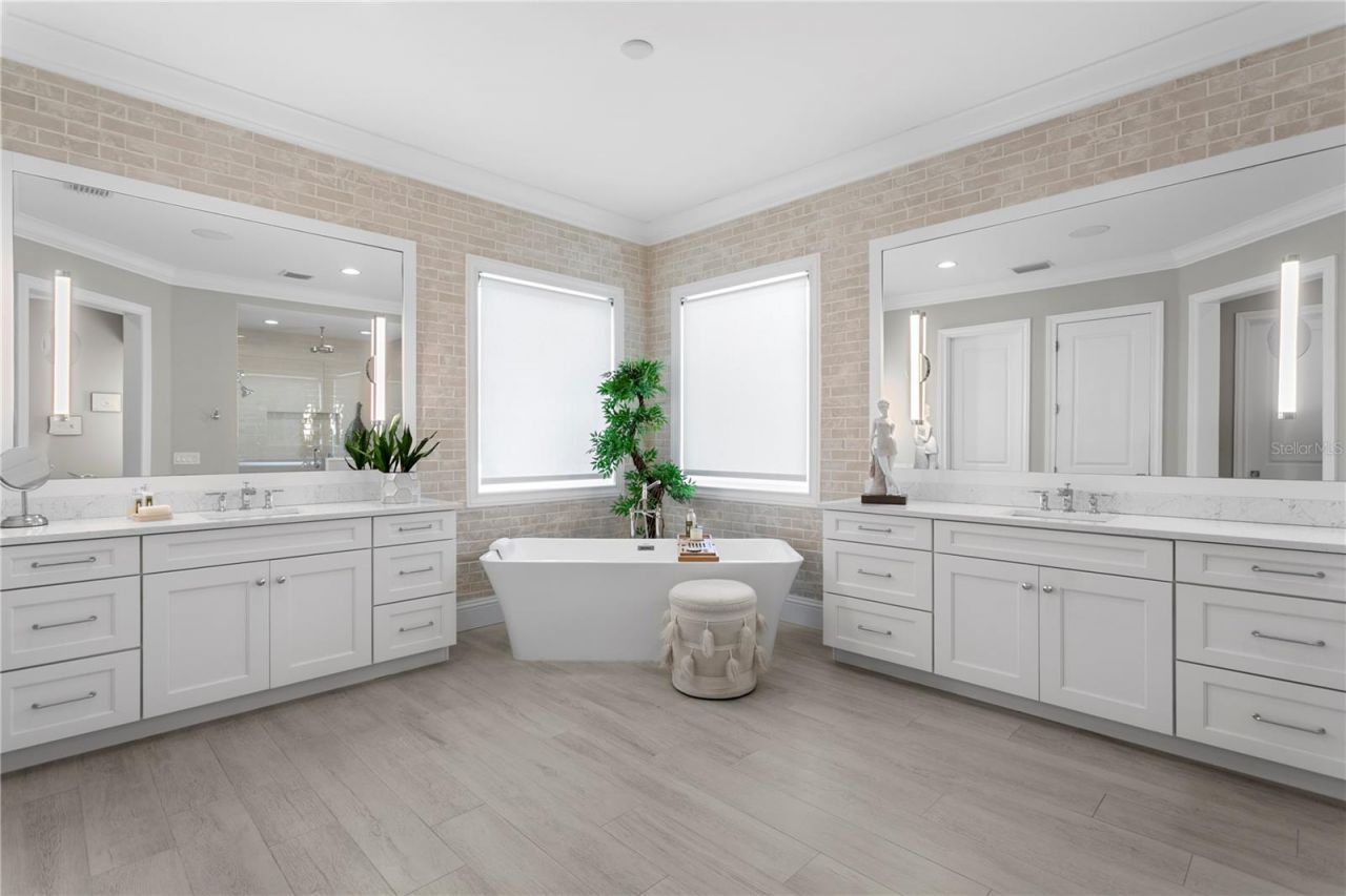 4511 W Swann Avenue, Tampa, FL 33609 Photo