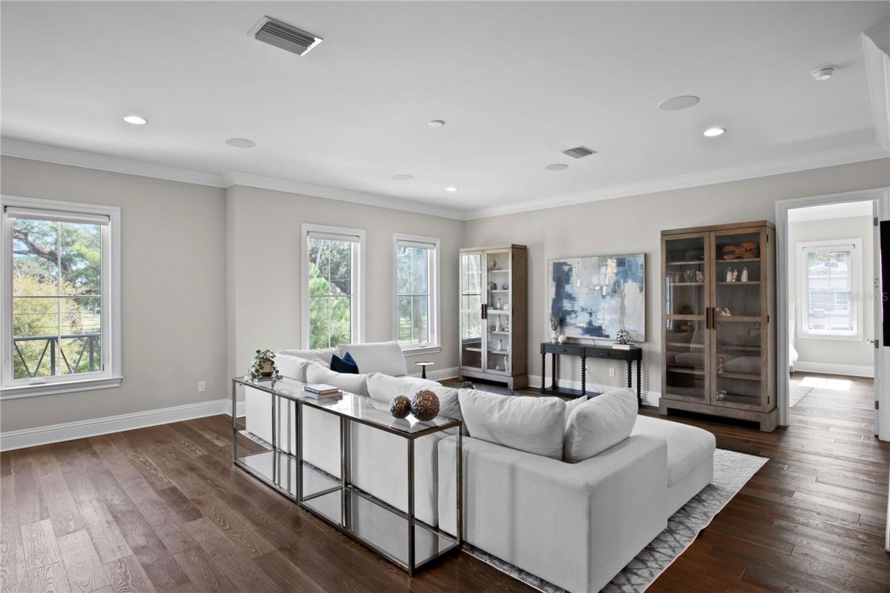 4511 W Swann Avenue, Tampa, FL 33609 Photo