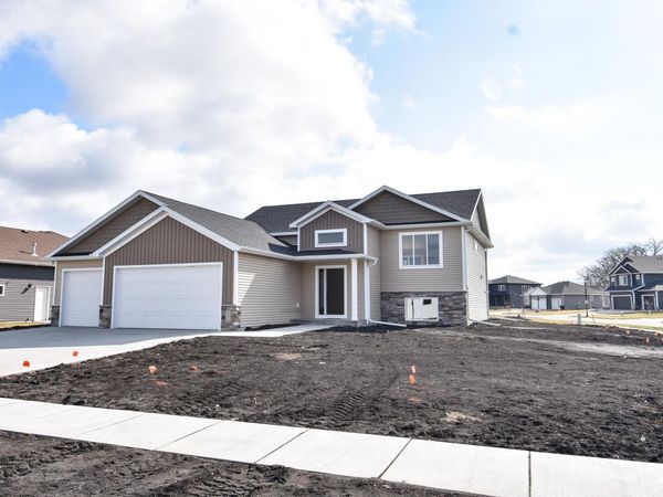4205 Bristlecone Loop S, Fargo, ND 58104