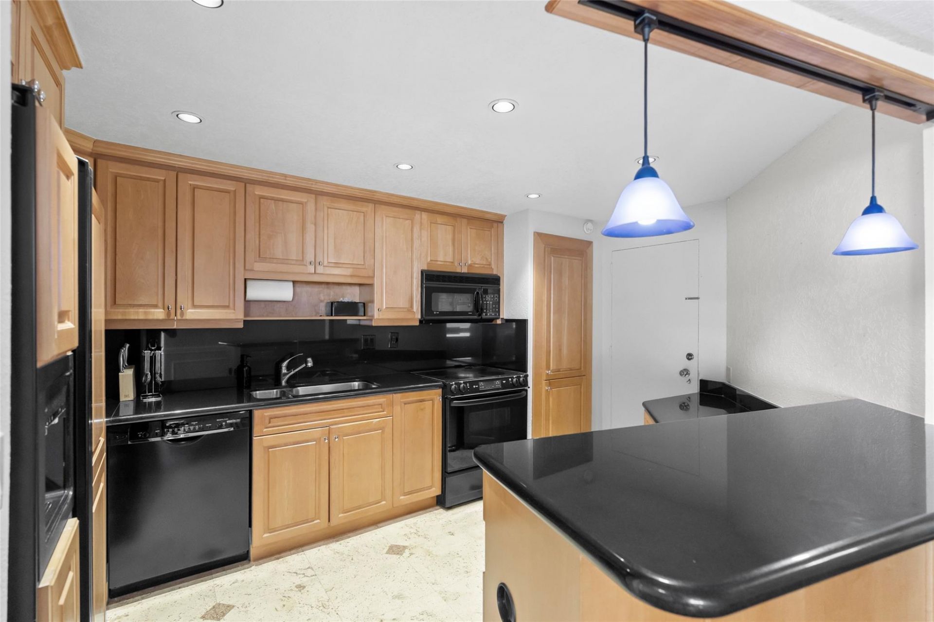 3000 Holiday Drive, Unit 1002, Fort Lauderdale, FL 33316 Photo